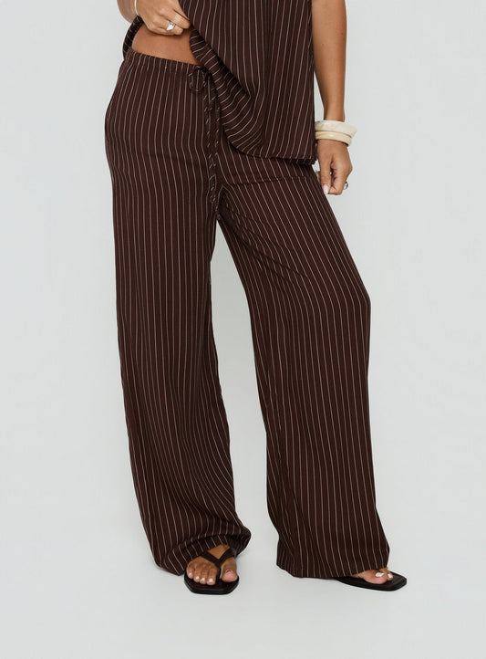 Amibella,pantalones de talle medio y pierna ancha con rayas marrones y crema